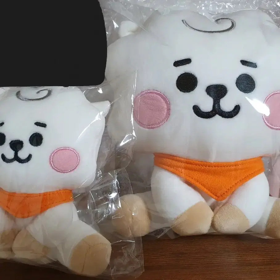 BT21 알제이 시팅 인형 20cm 12cm