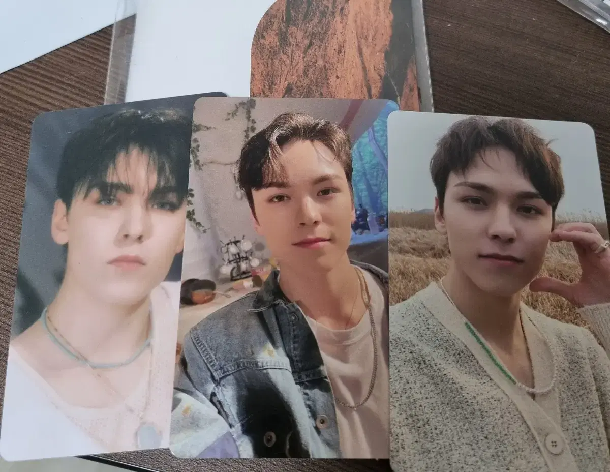 SEVENTEEN face the sun weverse Version vernon Photocard