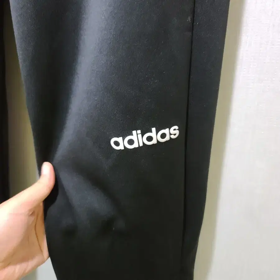 (L,100) adidas 아디다스 올검정 바지 ! 심플디자인 !