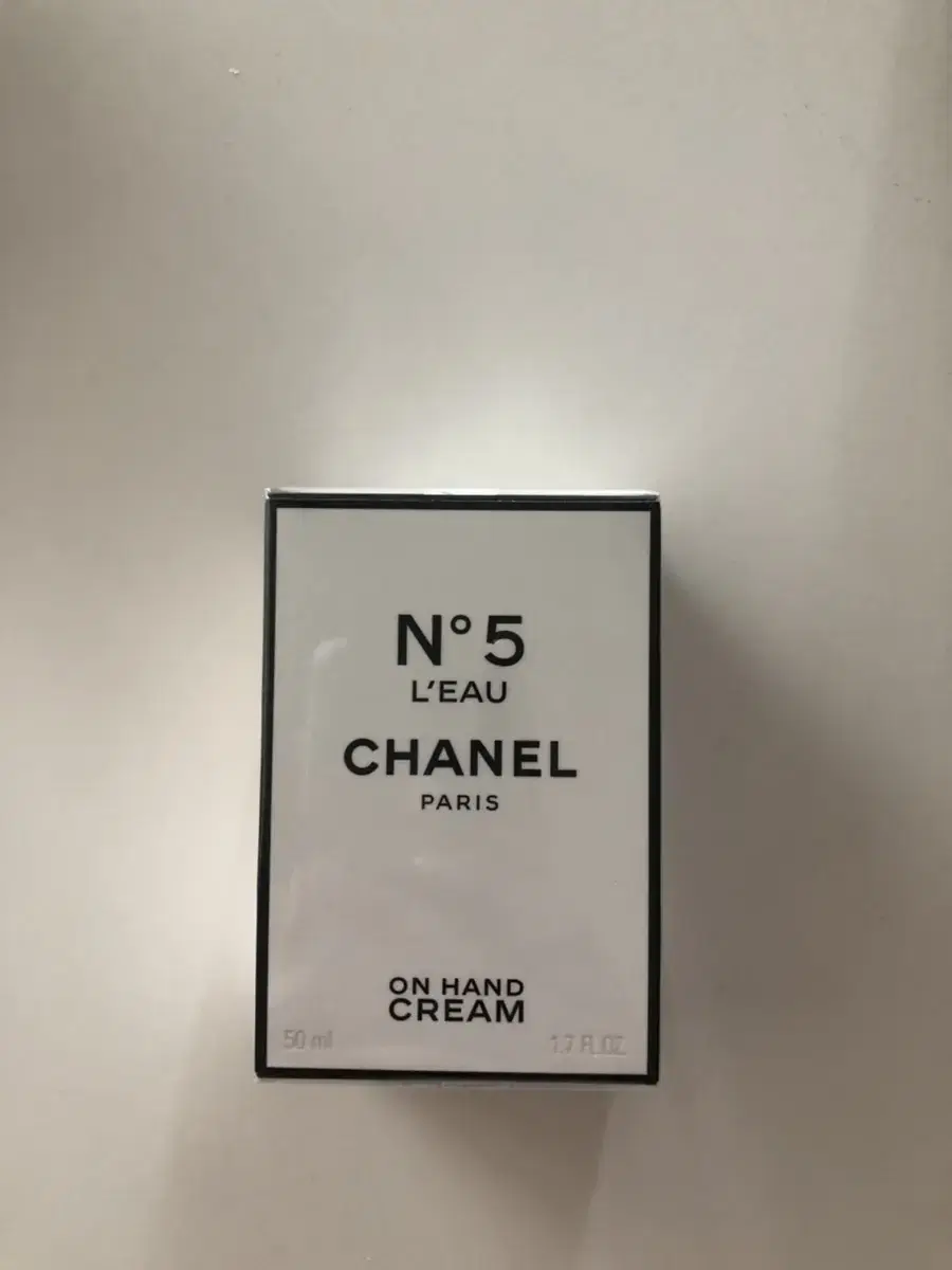 Chanel N*5 hand cream