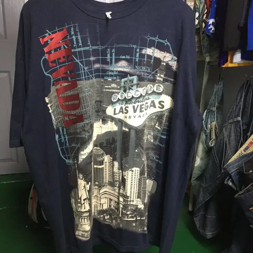 2XL)  LAS VEGAS CITY TEE