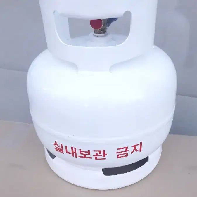 LPG 가스통 3kg (가스는 들어있지 않아요) 새 제품입니다.