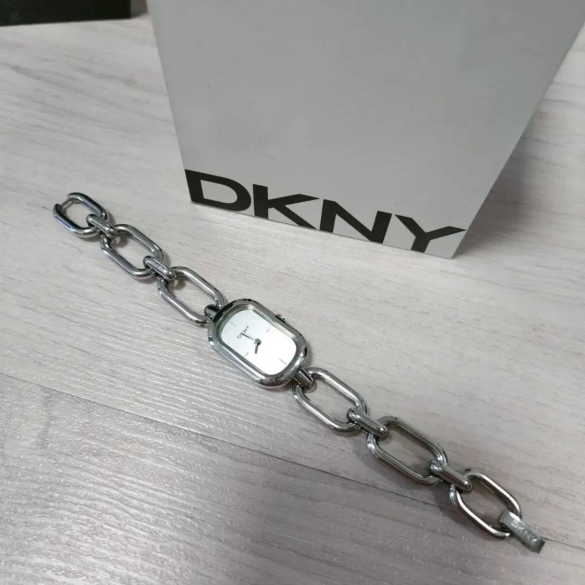 dkny시계 팔찌체인시계