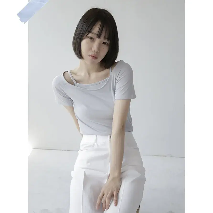 라룸 sleeveless half set tee