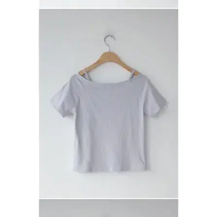 라룸 sleeveless half set tee