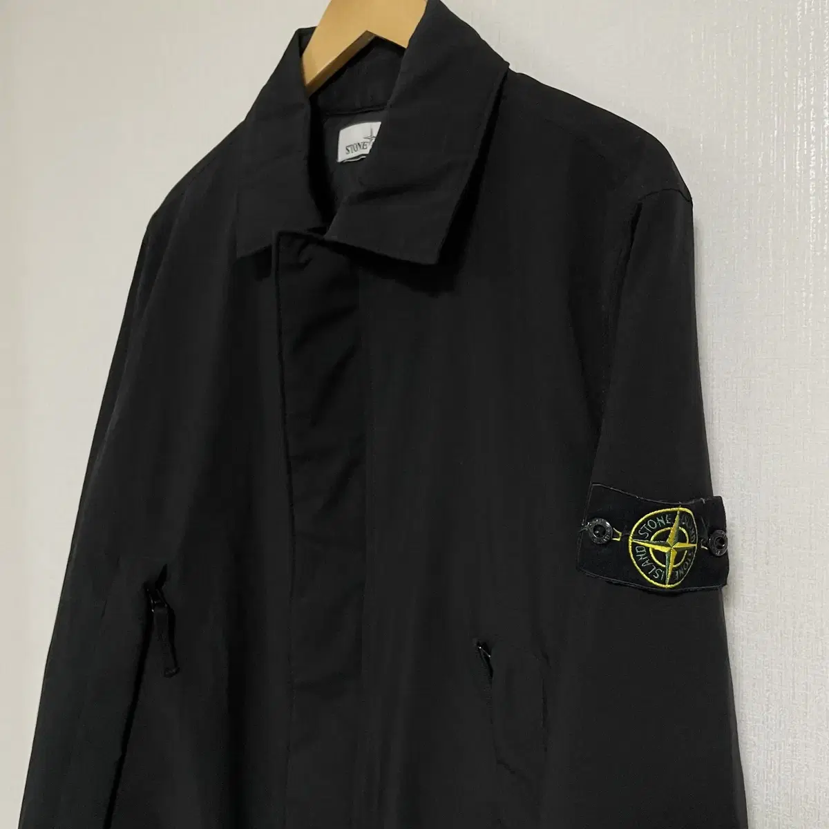 100-105 STONE ISLAND 스톤아일랜드 프리마로프트 코트 블랙