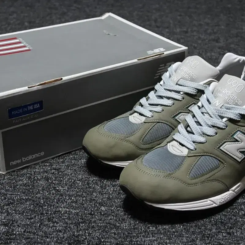 (300) 뉴발란스 990V2 KMB2 1300JP컬러