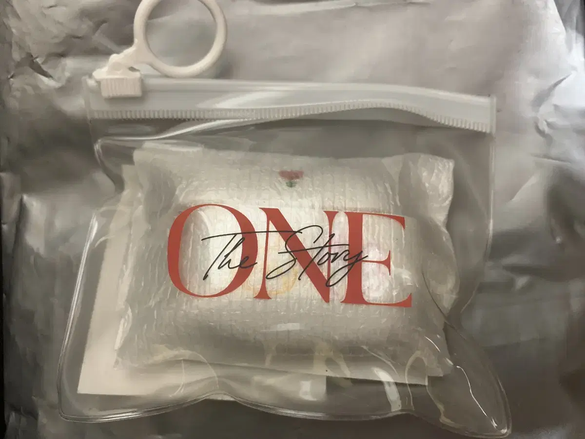 IZ*ONE Wonderstory sakura AirPods Pro Case Unsealed