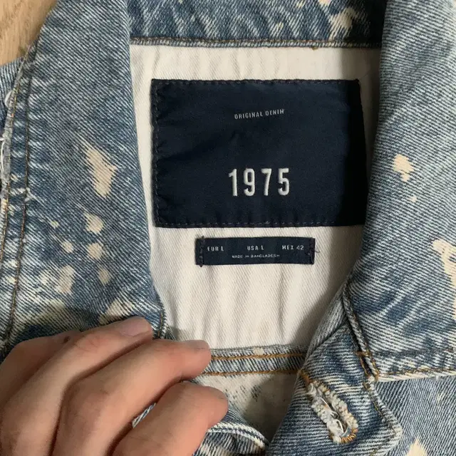 [ZARA] 1975 데미지 블리치드 연청자켓