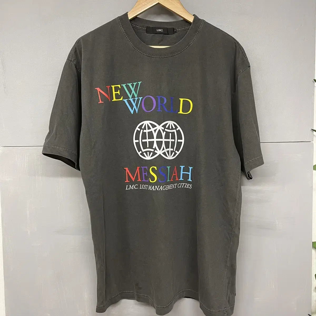 [LMC] LMC Overdone Rainbow Short Sleeve T-Shirt (XL)