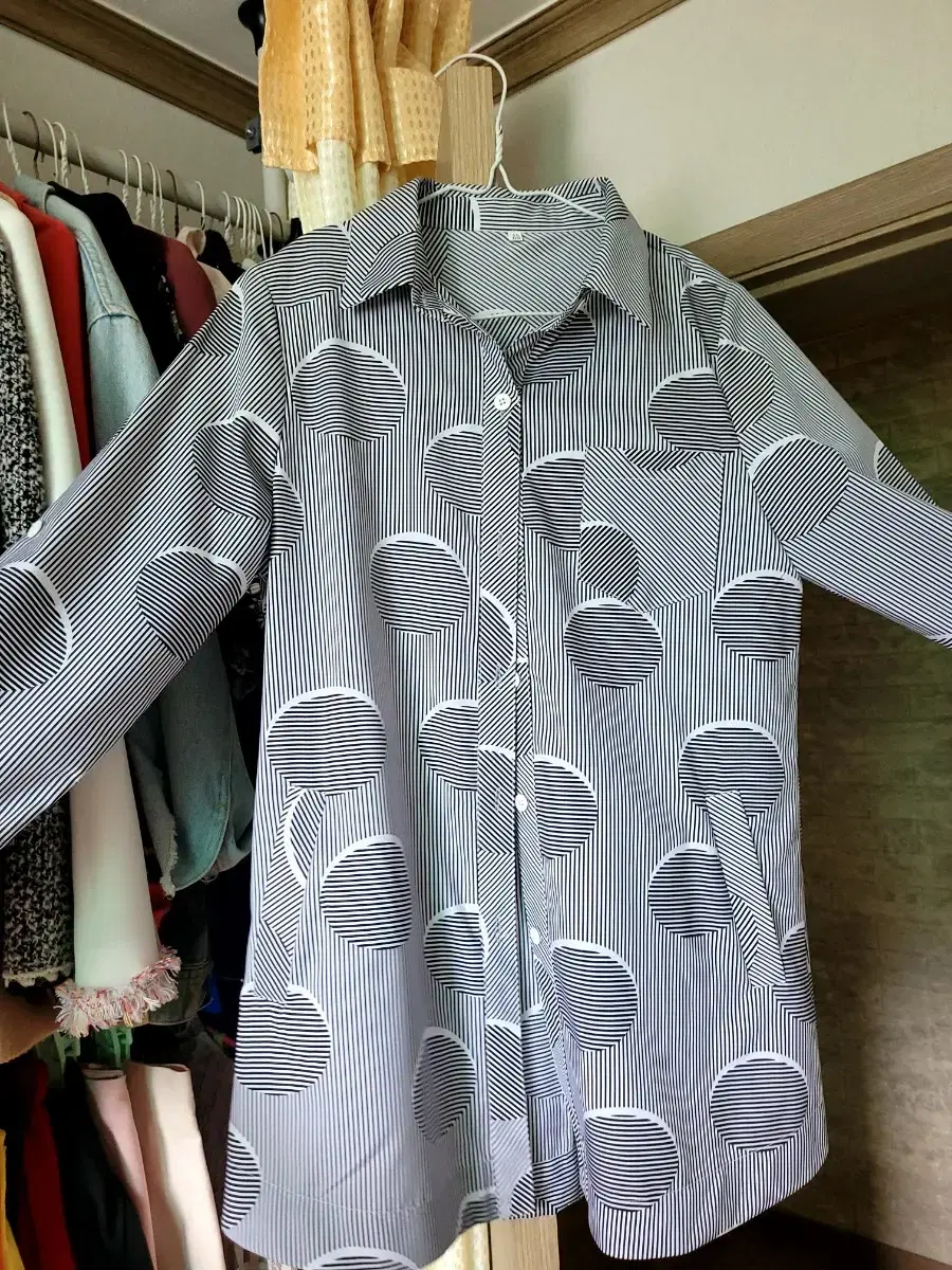 New Product) Long-sleeved shirt