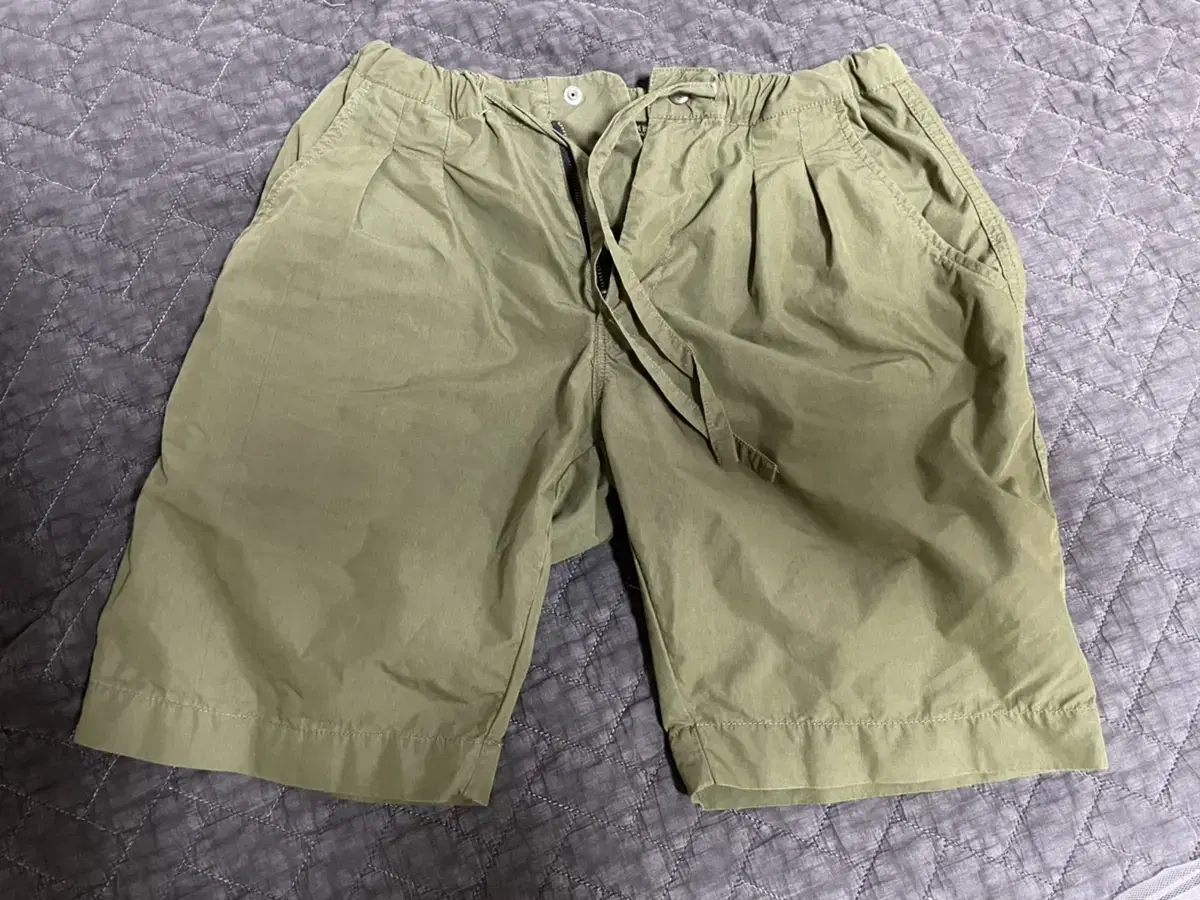 유니폼브릿지 cotton easy short pants khaki