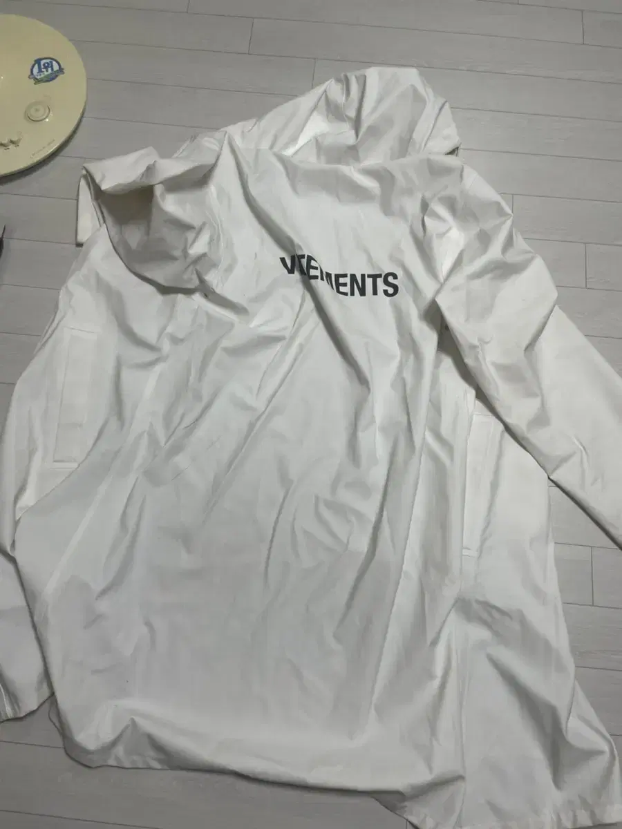 Vetements Raincoat