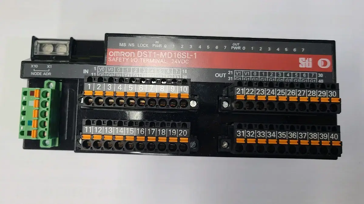 OMRON 오므론 세이프티 터미널 DST1-MD16SL-1