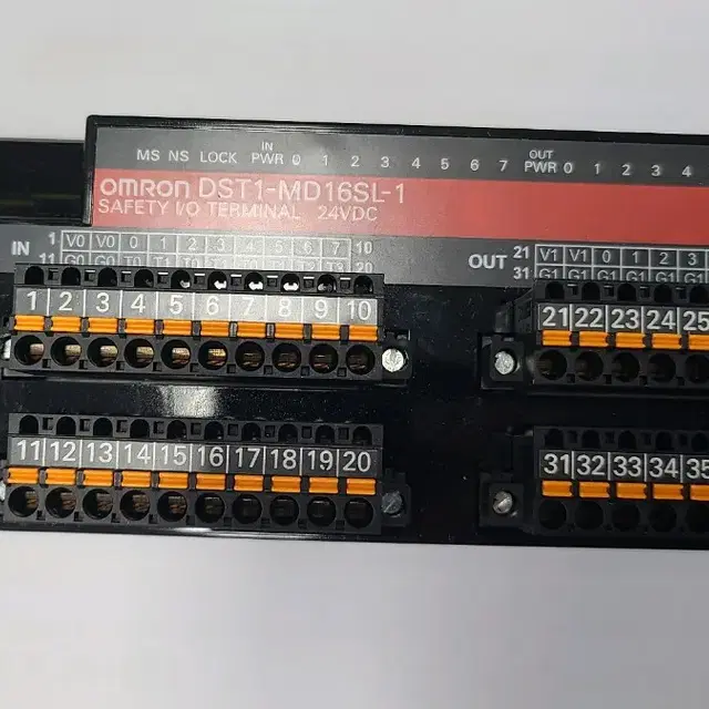 OMRON 오므론 세이프티 터미널 DST1-MD16SL-1