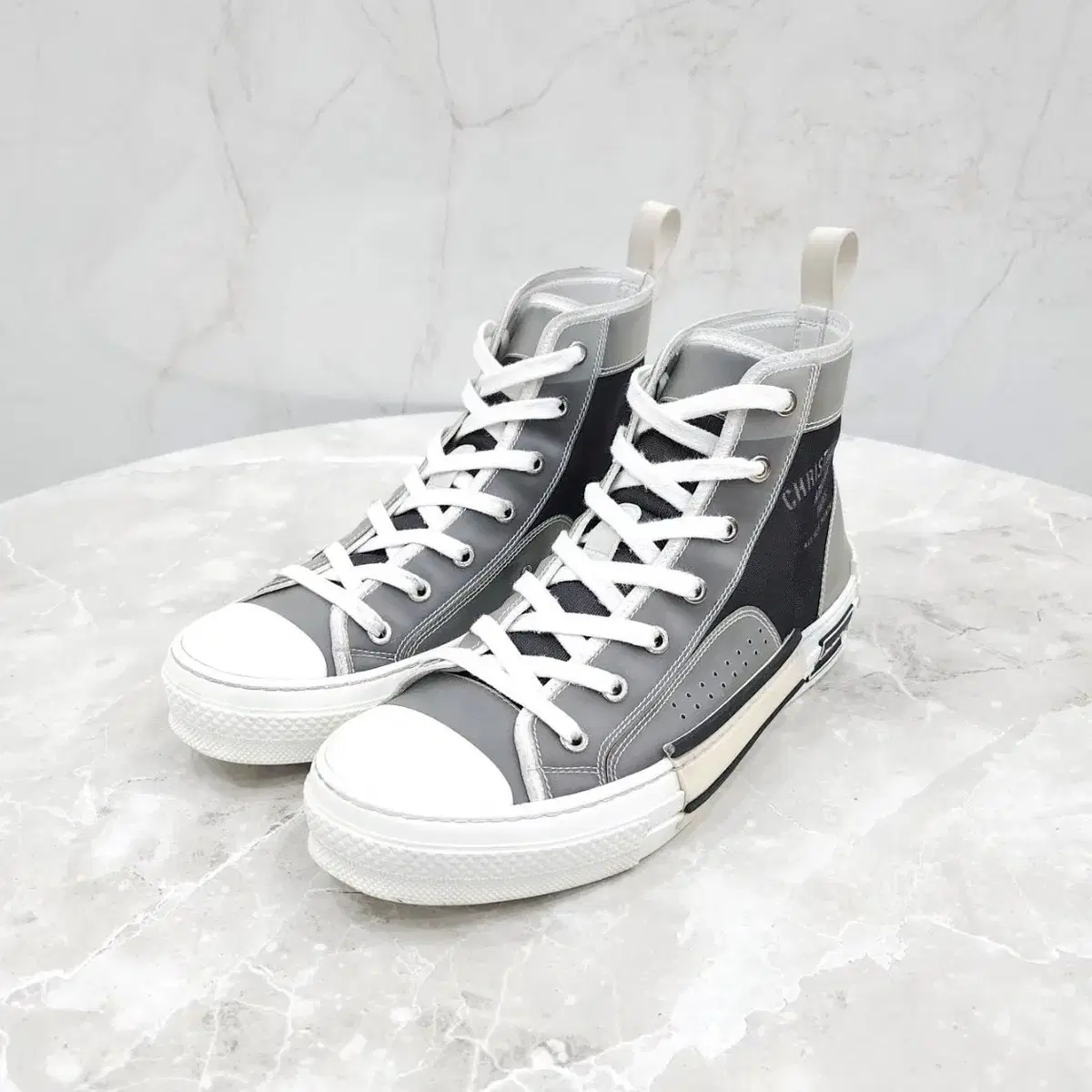 41 / Dior Black Lettering B23 High-top Sneakers in Black