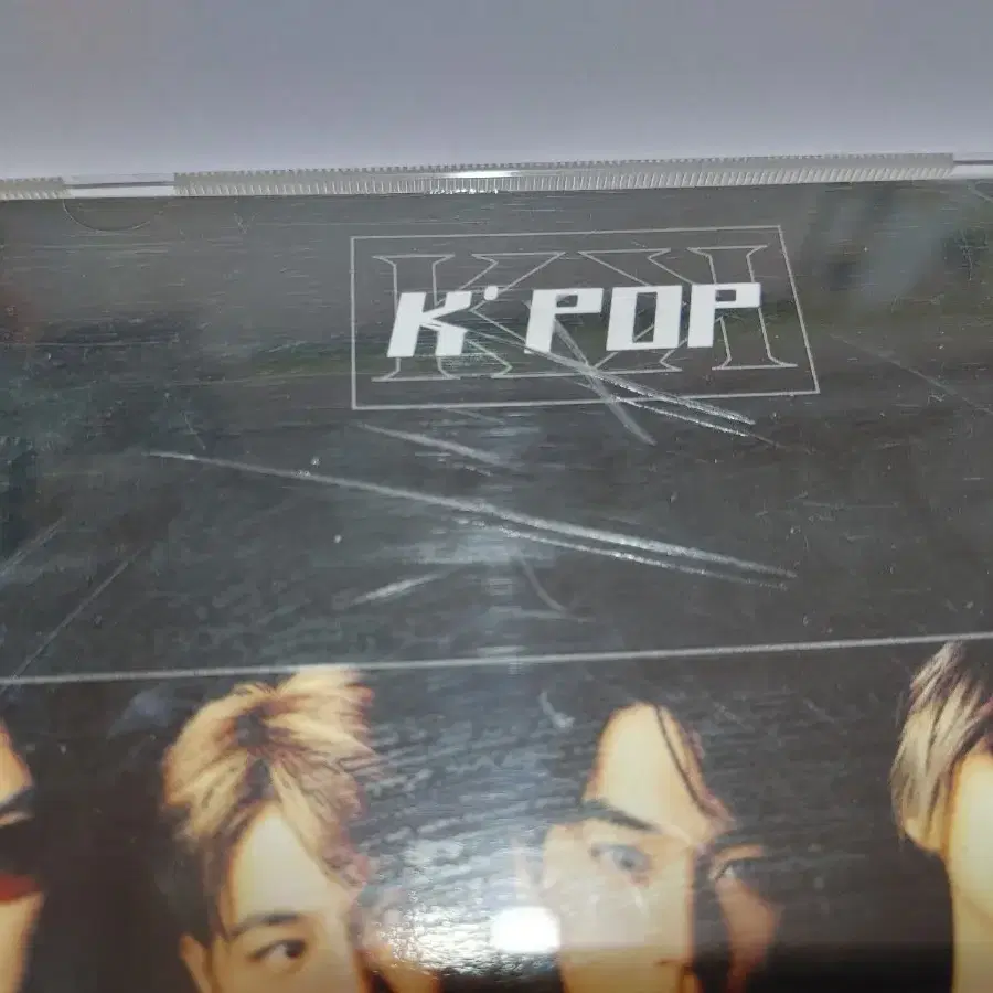 K POP   CD  (케이스 금간거 사진 참고)