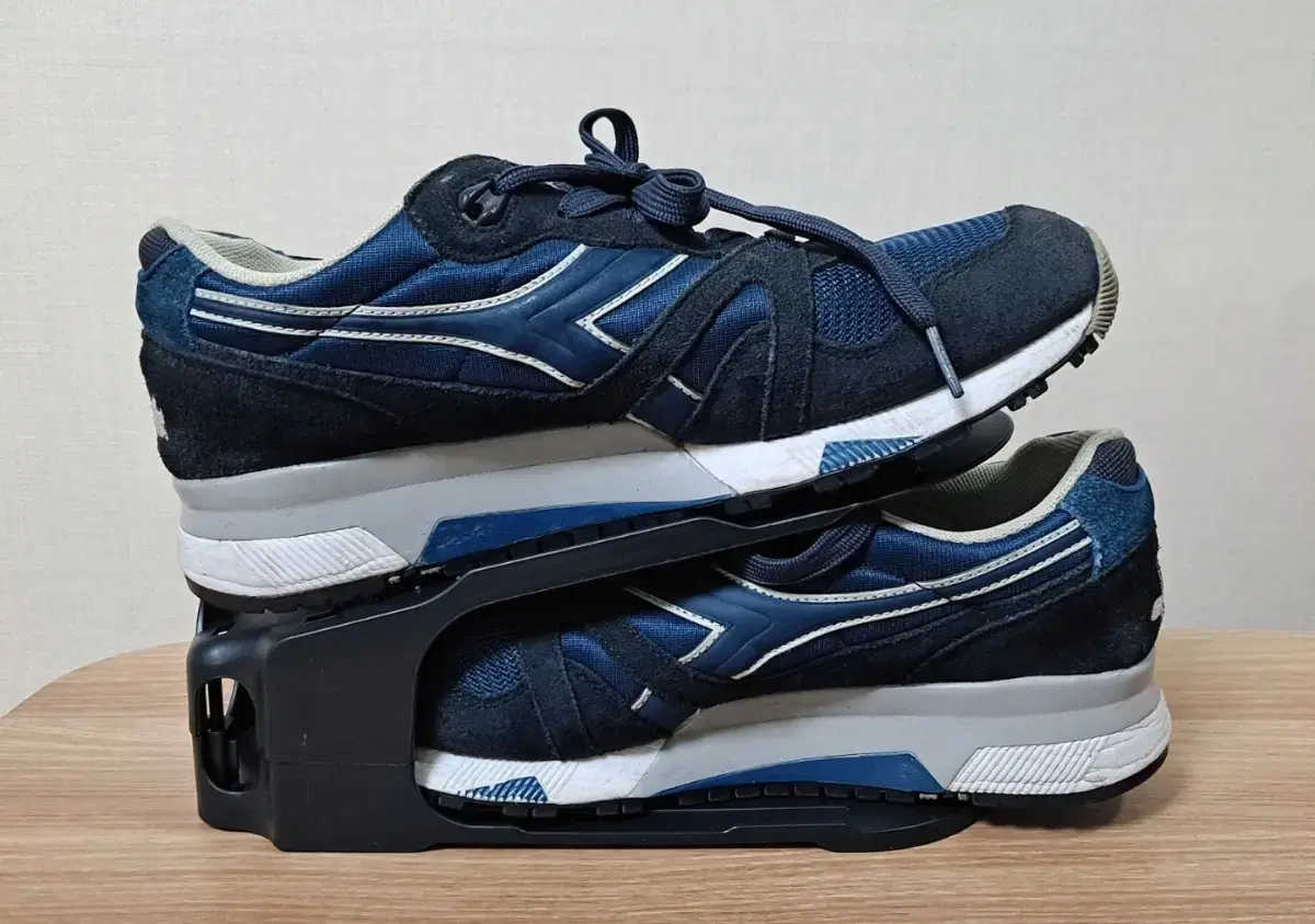 270) 디아도라 운동화 N9000