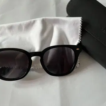 에드몽드 바슈아 선글라스 브랜드 중고거래 플랫폼, 번개장터