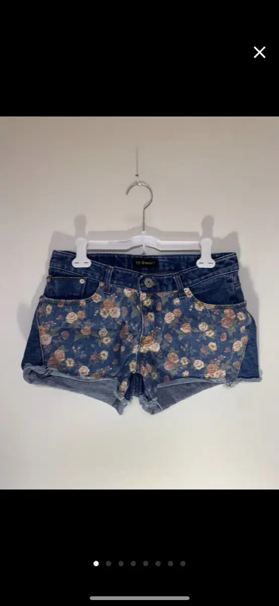 Flower-print short mini-pants