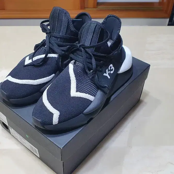 Y-3 카이와 니트 신발