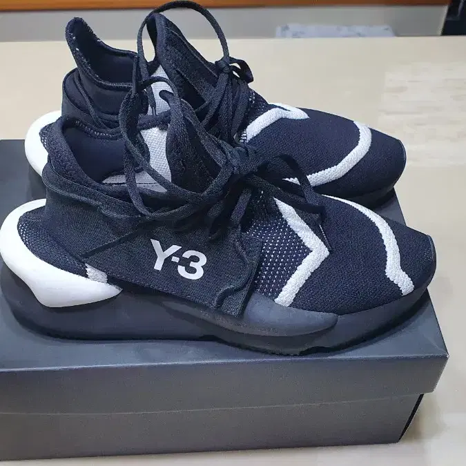 Y-3 카이와 니트 신발