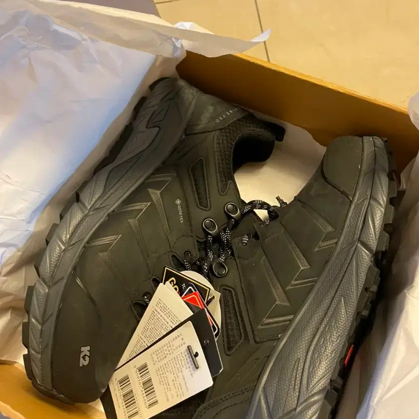 K2 Hiking/Trekking Shoes K2,고어텍스,등산화,등산,크루져로우 on Bunjang with safe