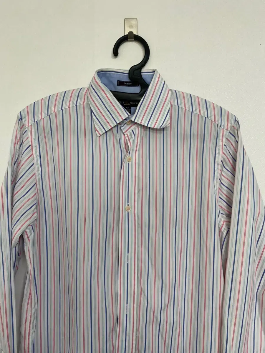 (100) Tommy Hilfiger y-shirt