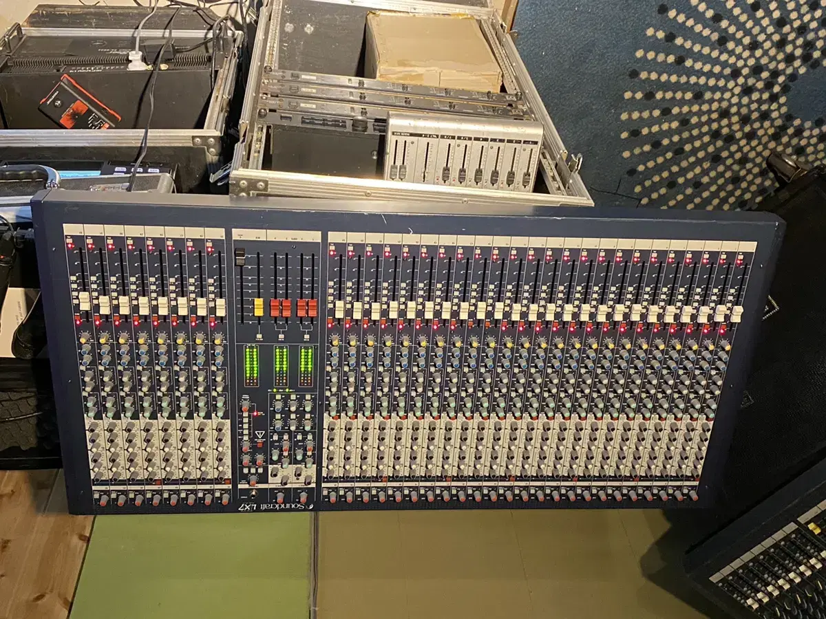 Soundcraft LX7ii 32Ch Mixer for sale