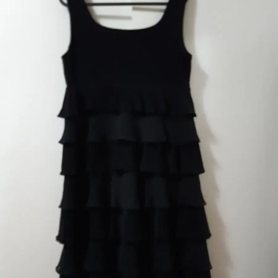 미국)Jones wear dress  러플드레스