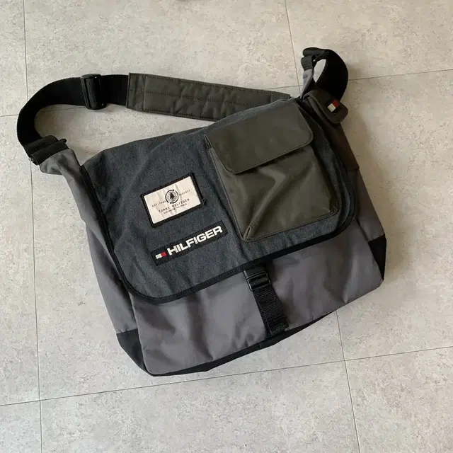 tommy hilfiger bag