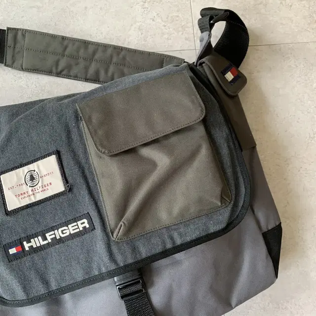 tommy hilfiger bag