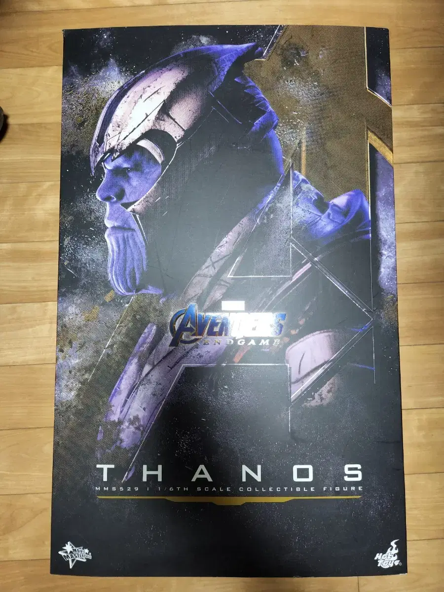 Hot Toys Endgame Thanos Figure