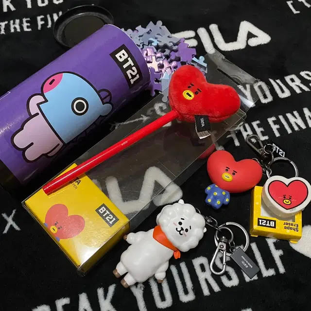 방탄 BT21 퍼즐 볼펜 키링 지우개 망 타타 알제이