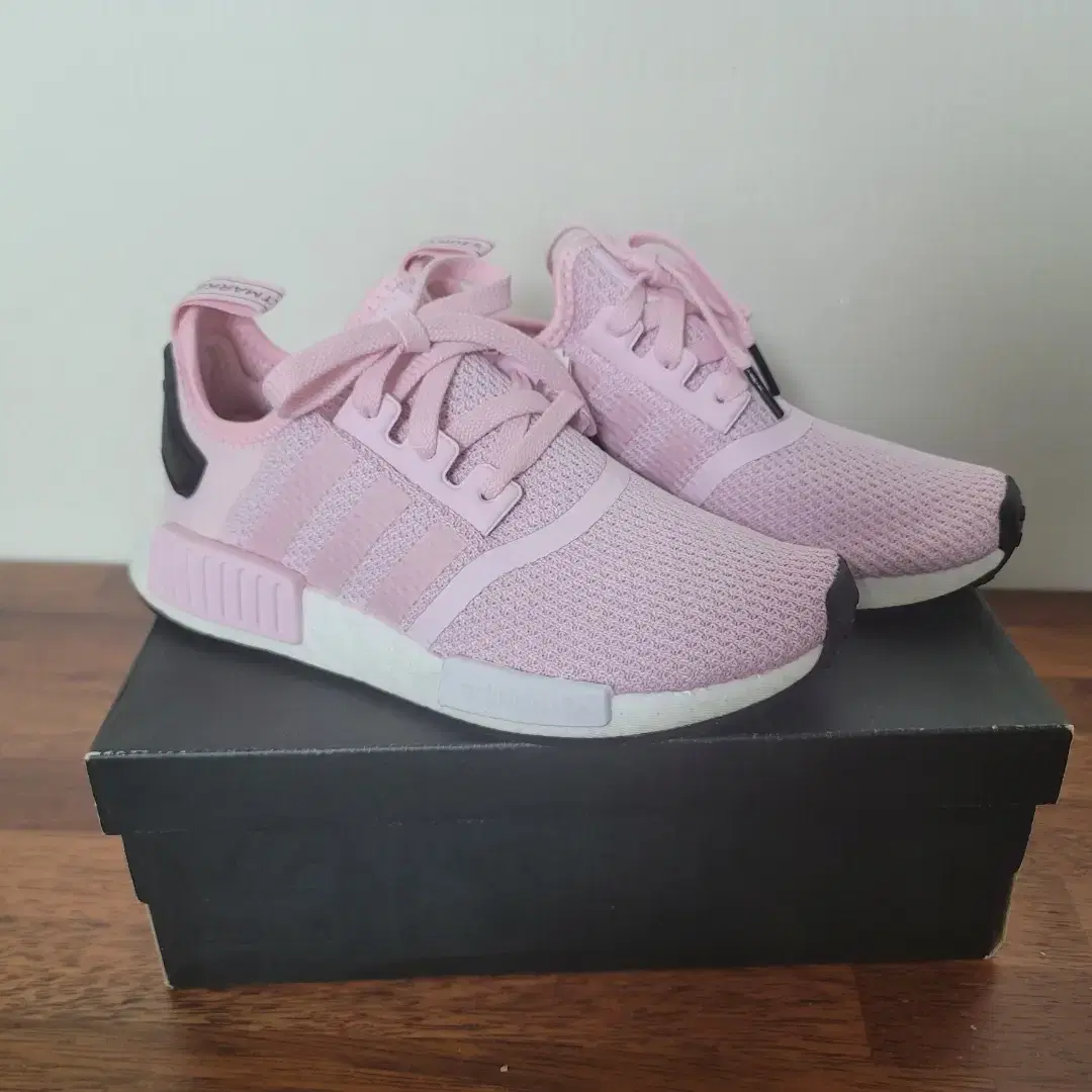 [새상품] 아디다스 NMD R2 러너 B37648  225