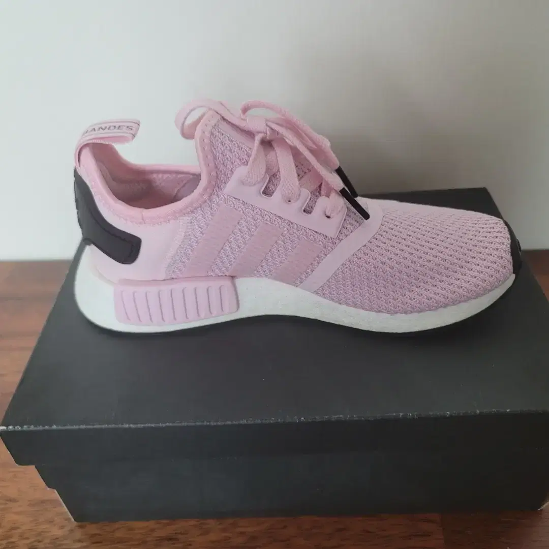 [새상품] 아디다스 NMD R2 러너 B37648  225