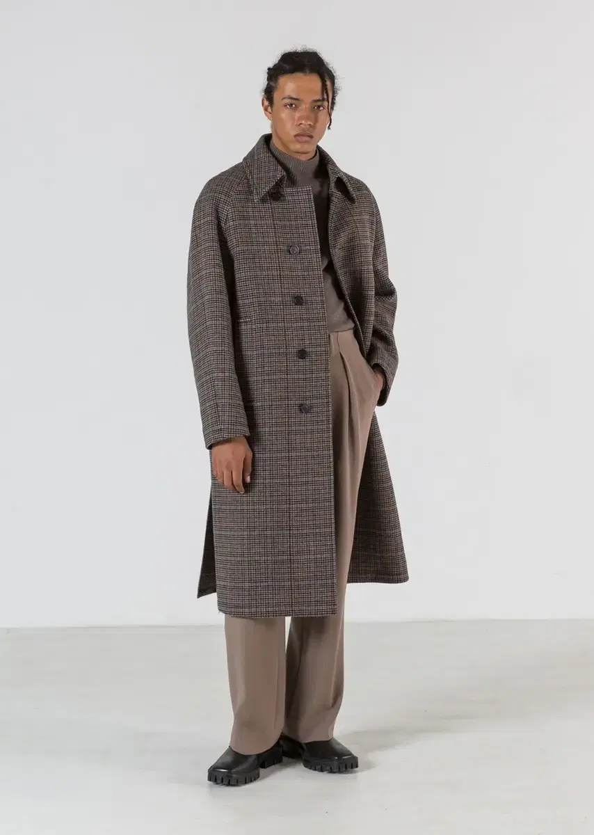 [L] Balmacan check coat for Belle