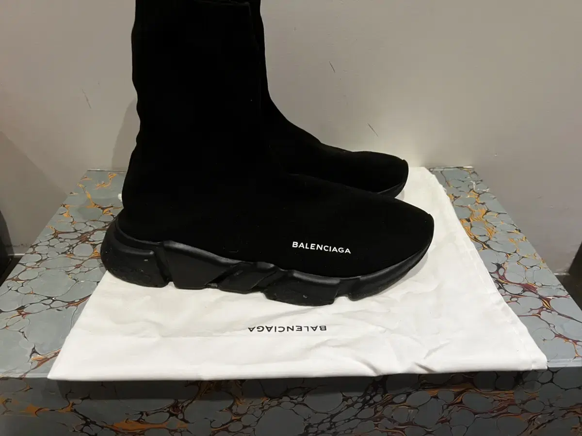 Balenciaga Speedrunner High All Black 44 (290)