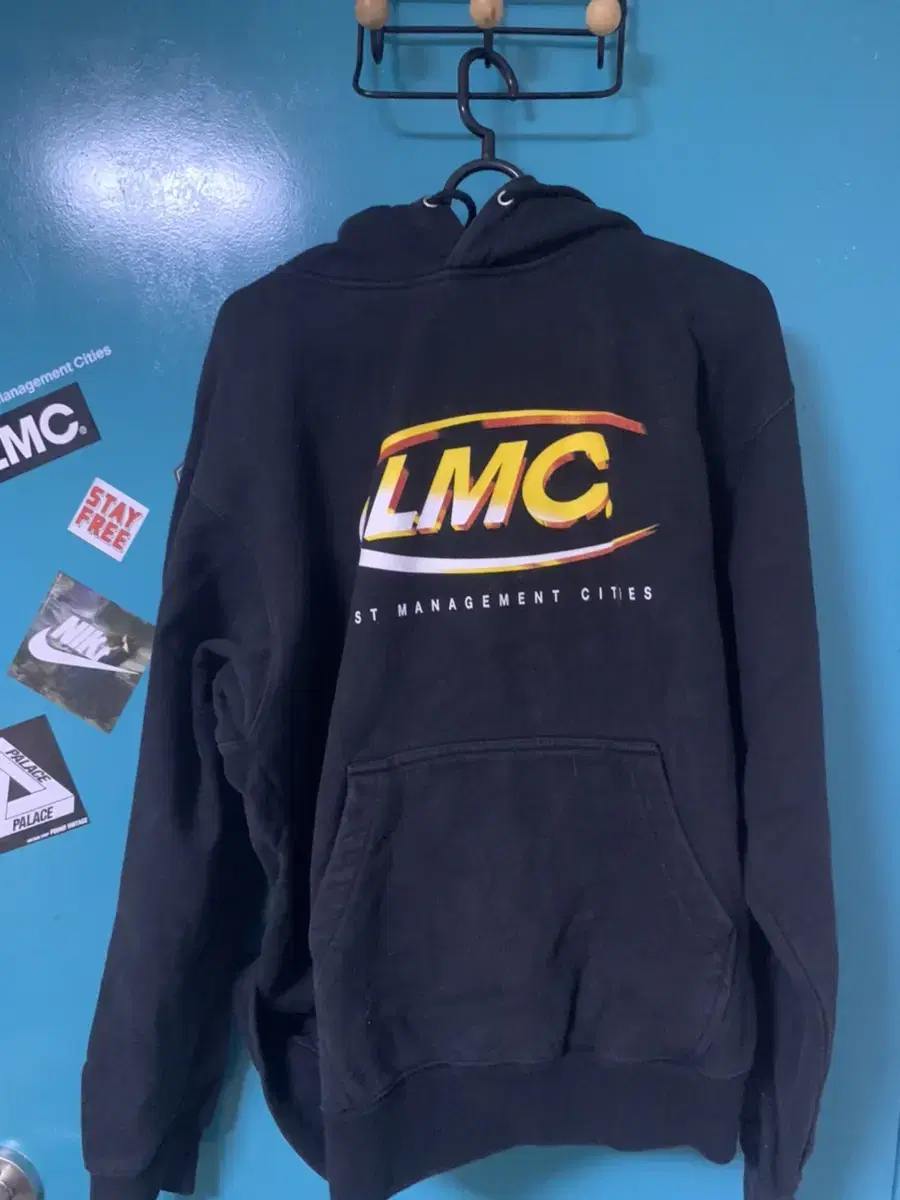 LMC 후드티