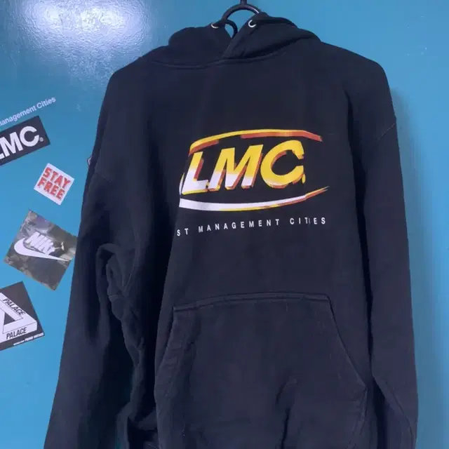 LMC 후드티