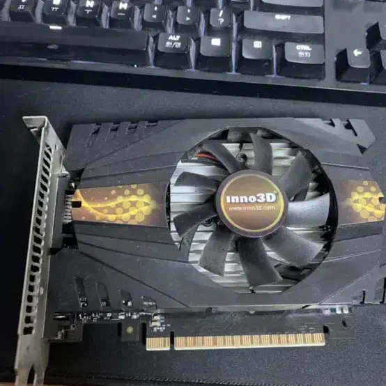 inno3D GTX 750 1GB