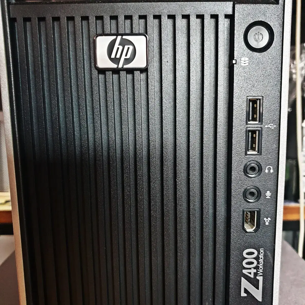 속도빠르고 튼튼한 HP Z400 본체 램12G 하드ssd128g