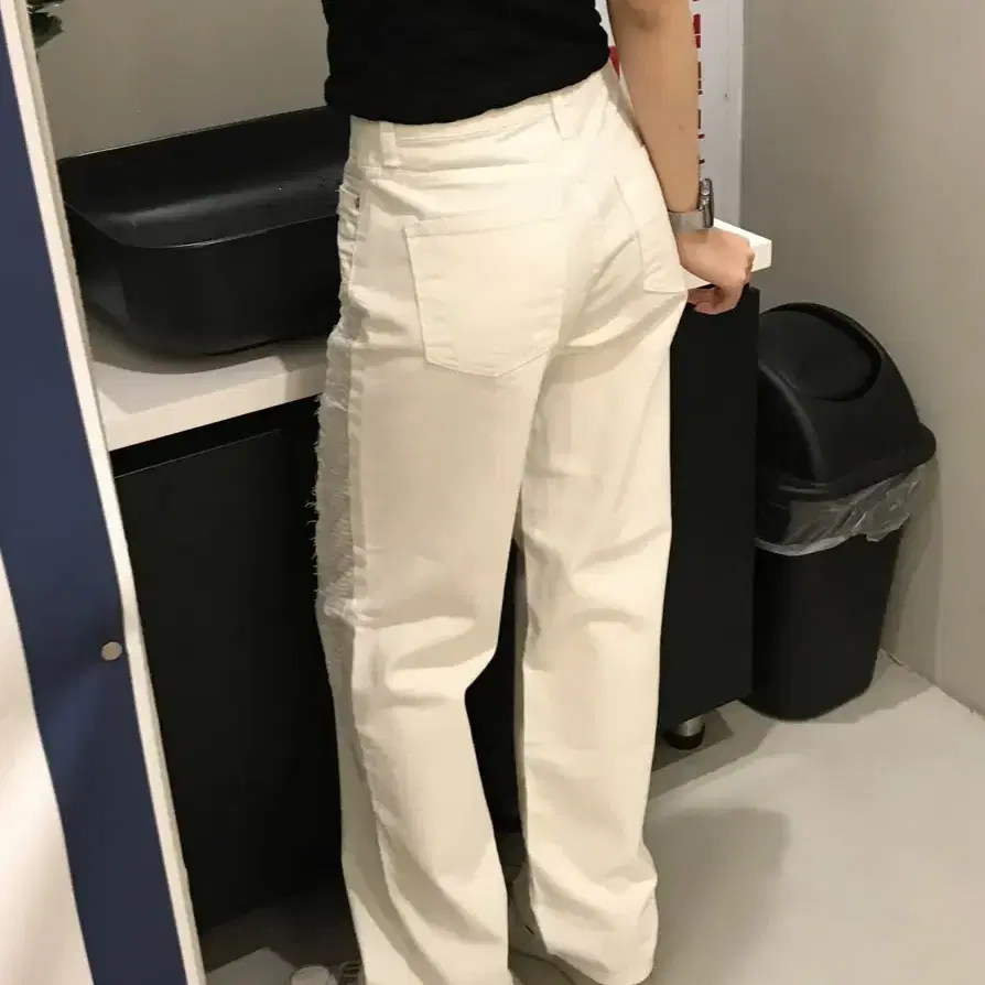 Thread white pants