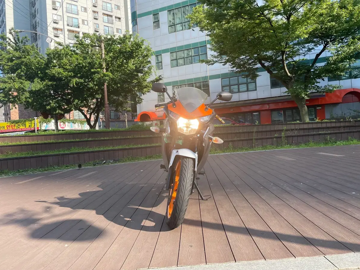 CBR125CC 12년형 저렴하게 판매합니다.