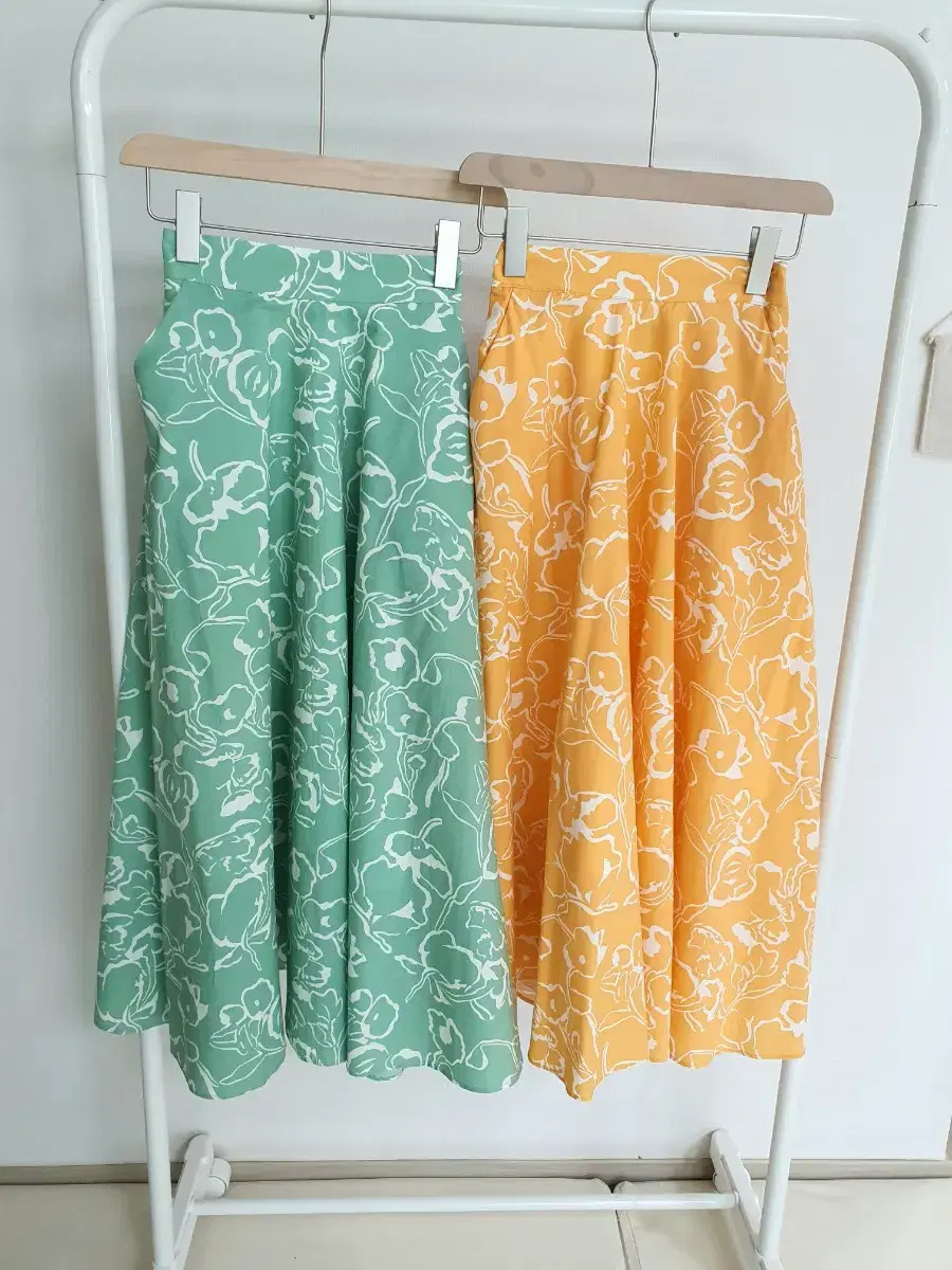 New product) Long skirt with back banding (mink, orange)