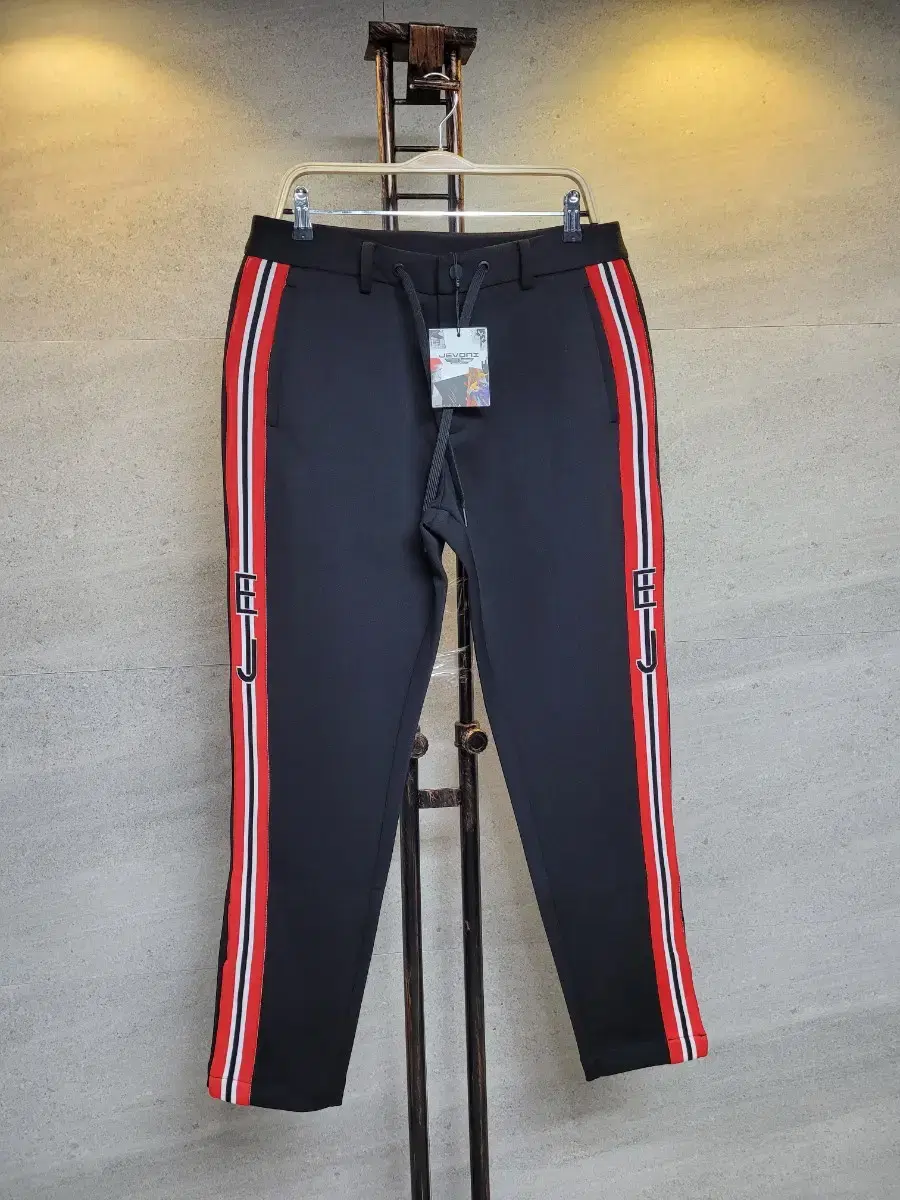 Side band pants! Life joggers! Say hello! Kudos!