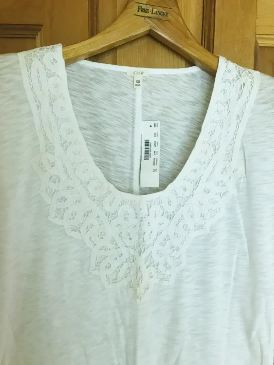 Jake's Lay's Lace Motif T-Shirt