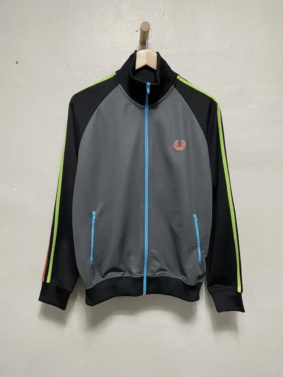 Fred Perry Logo Zip-Up Jersey Jacket