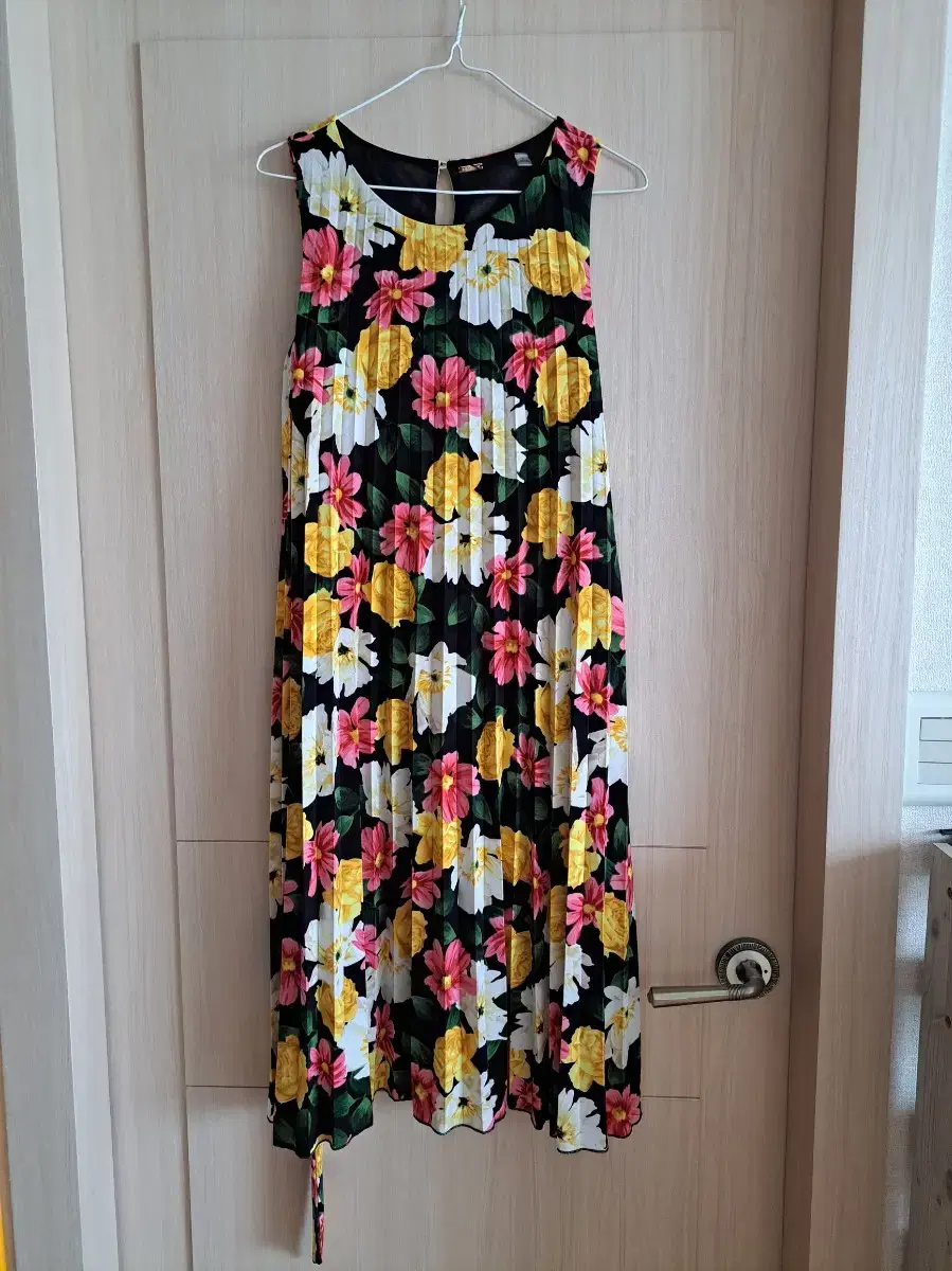 Pretty ONEPIECE dress (neckline to total length: approx. 96 cm)