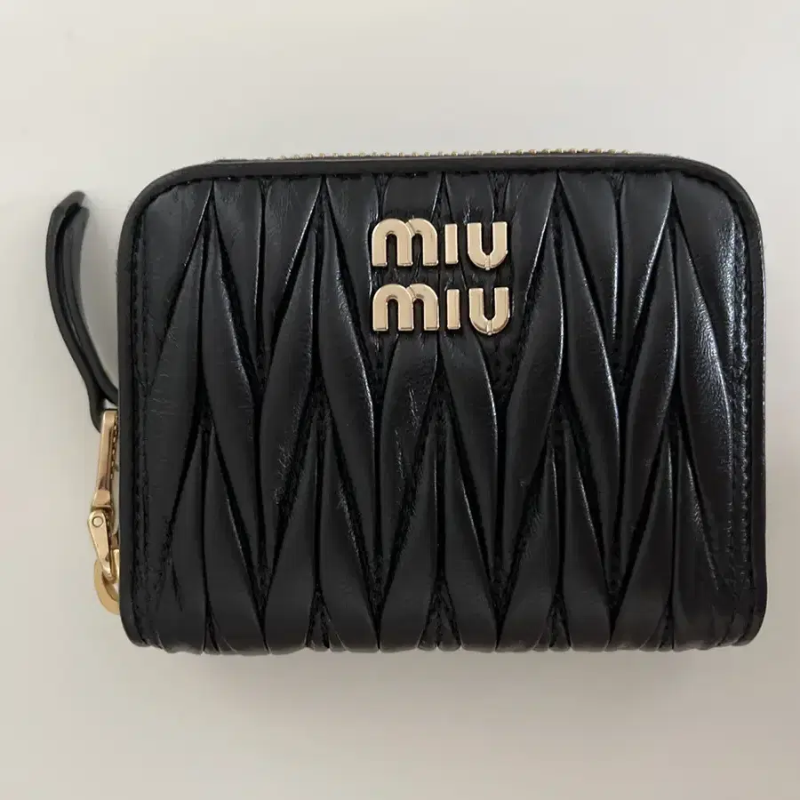 miumiu 마테라쎄 가죽 카드 동전 지갑